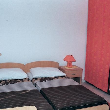 Hostel Amfora Fažana Екстериор снимка